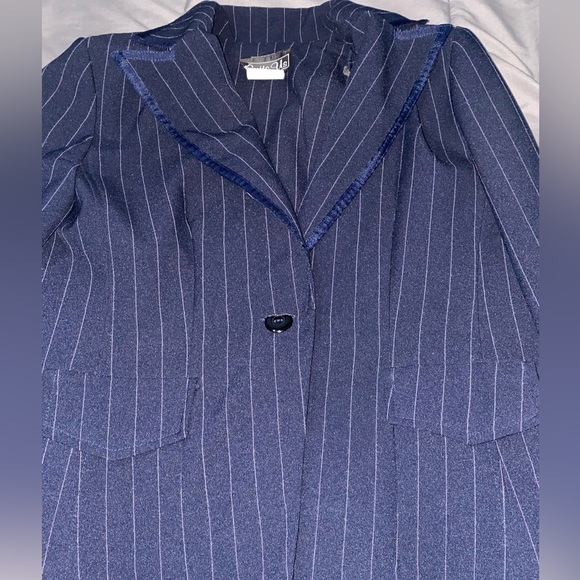 3 PIECE Suits Us - Picture 11 of 16